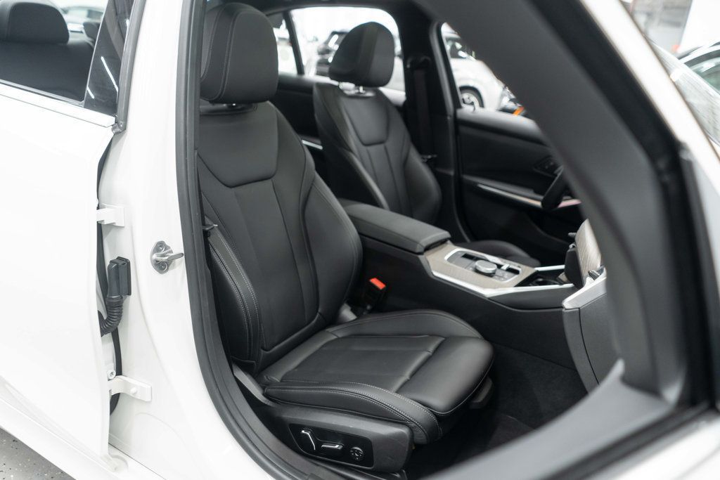 BMW 3 Series photo 10