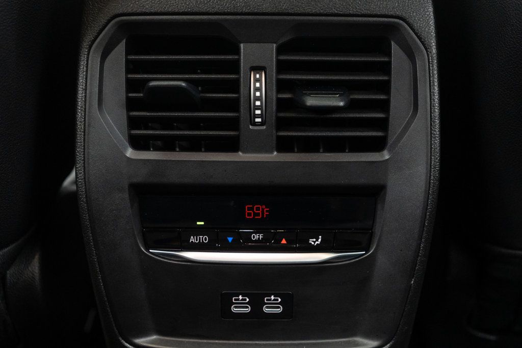 BMW 3 Series photo 14