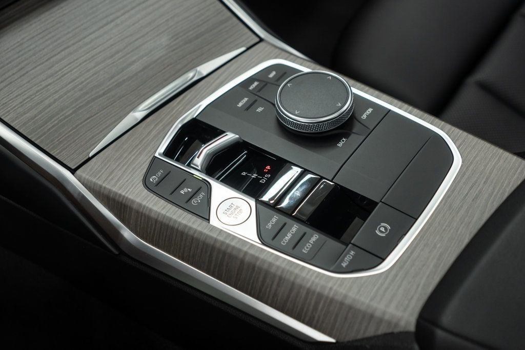 BMW 3 Series photo 18