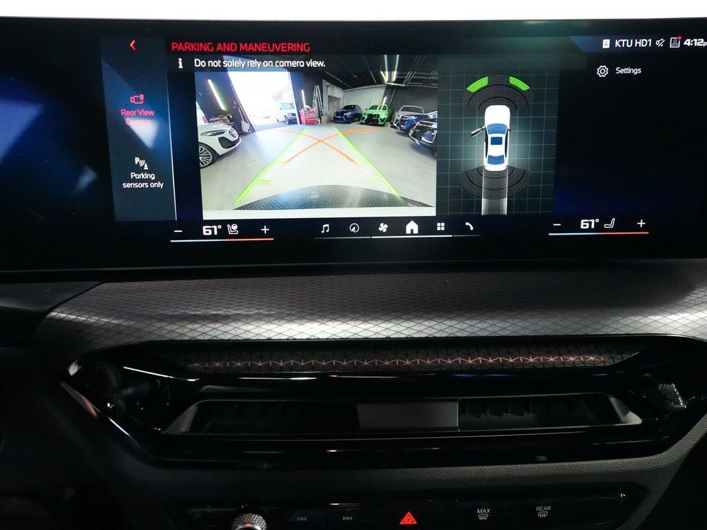 BMW 3 Series photo 18