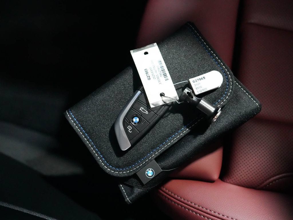 BMW 3 Series photo 31