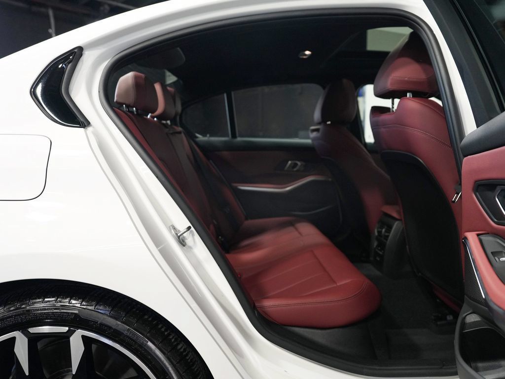 BMW 3 Series photo 36