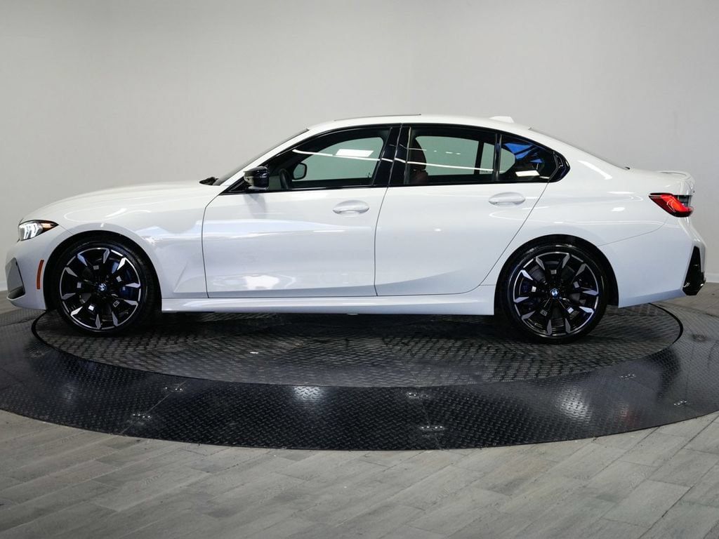 BMW 3 Series photo 4
