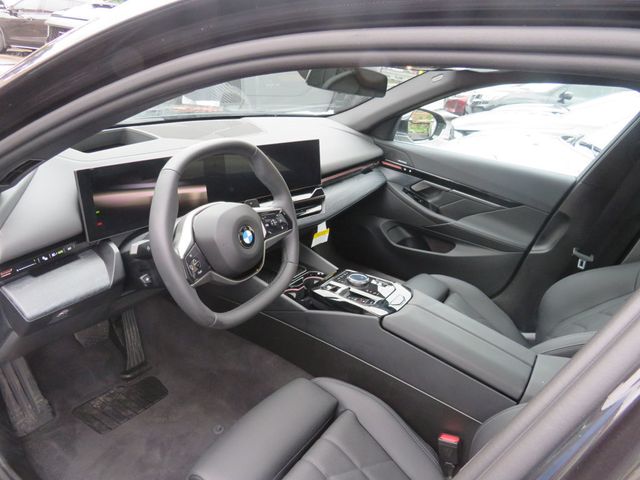 2026 BMW 5 Series 530i xDrive - 23061733 - 10