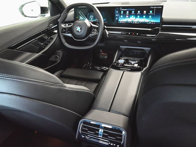 2026 BMW 5 Series 530i xDrive - 23003131 - 34