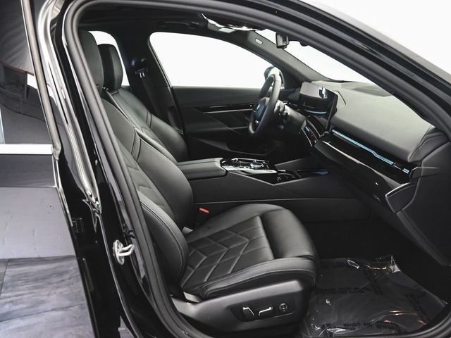 2026 BMW 5 Series 530i xDrive - 23003131 - 35