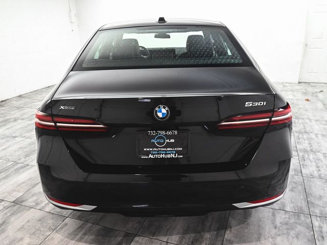 2026 BMW 5 Series 530i xDrive - 23003131 - 4