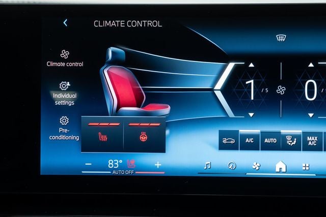 2026 BMW 5 Series 530i xDrive - 22969690 - 31