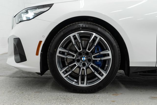 2026 BMW 5 Series 530i xDrive - 22969690 - 37