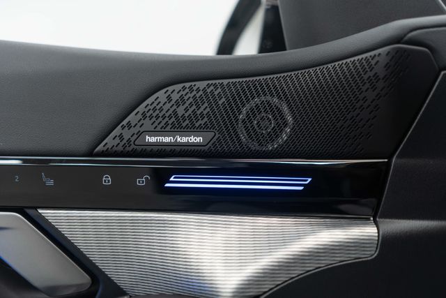 2026 BMW 5 Series 530i xDrive - 22969692 - 13