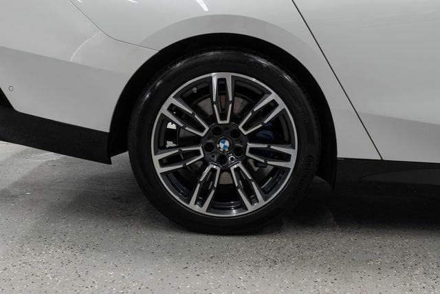 2026 BMW 5 Series 530i xDrive - 23039777 - 33