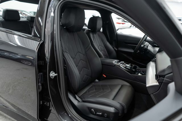 2026 BMW 5 Series 530i xDrive - 23039778 - 9