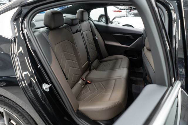 2026 BMW 5 Series 530i xDrive - 23041455 - 11