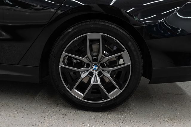 2026 BMW 5 Series 530i xDrive - 23041455 - 32