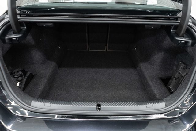 2026 BMW 5 Series 530i xDrive - 23041455 - 36
