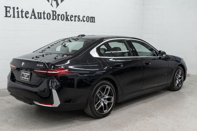 2026 BMW 5 Series 530i xDrive - 23041455 - 5
