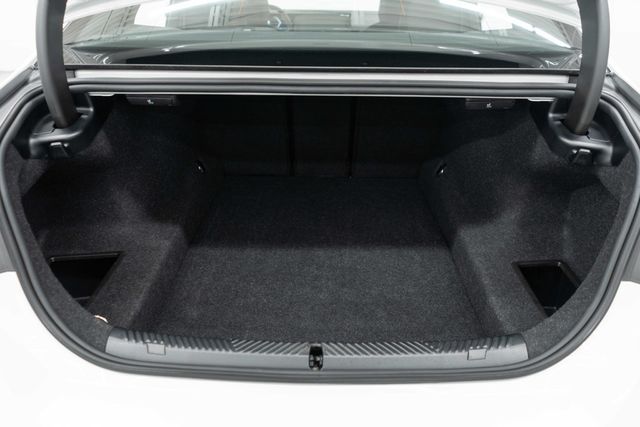 2026 BMW 5 Series 530i xDrive - 23050063 - 32