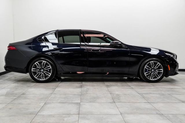 2026 BMW 5 Series 550e xDrive - 22999837 - 9