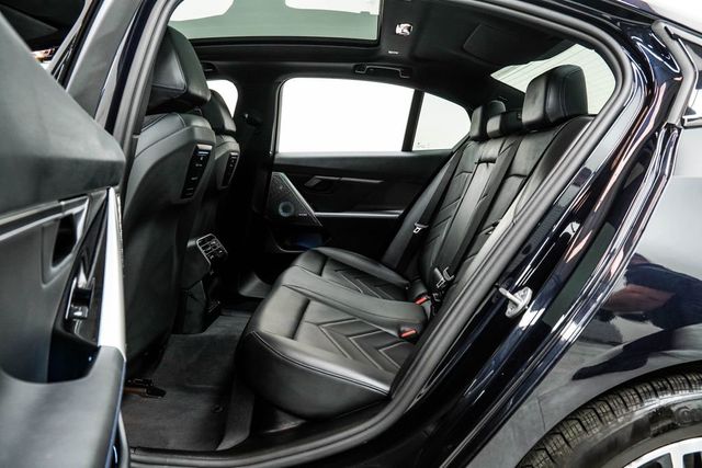 2026 BMW 5 Series 550e xDrive - 22999837 - 17