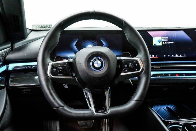 2026 BMW 5 Series 550e xDrive - 22999837 - 22