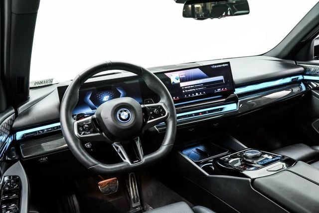 2026 BMW 5 Series 550e xDrive - 22999837 - 4