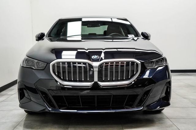 2026 BMW 5 Series 550e xDrive - 22999837 - 5