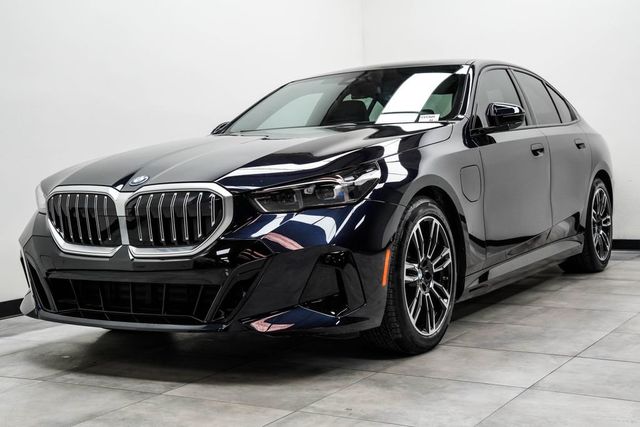 2026 BMW 5 Series 550e xDrive - 22999837 - 6