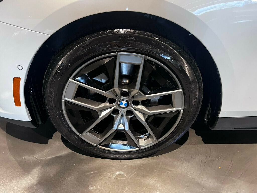2026 BMW 5 Series AWD/Heads-UpDisplay/RemoteStart/SurroundView/HtdSteeringWheel - 23063764 - 9