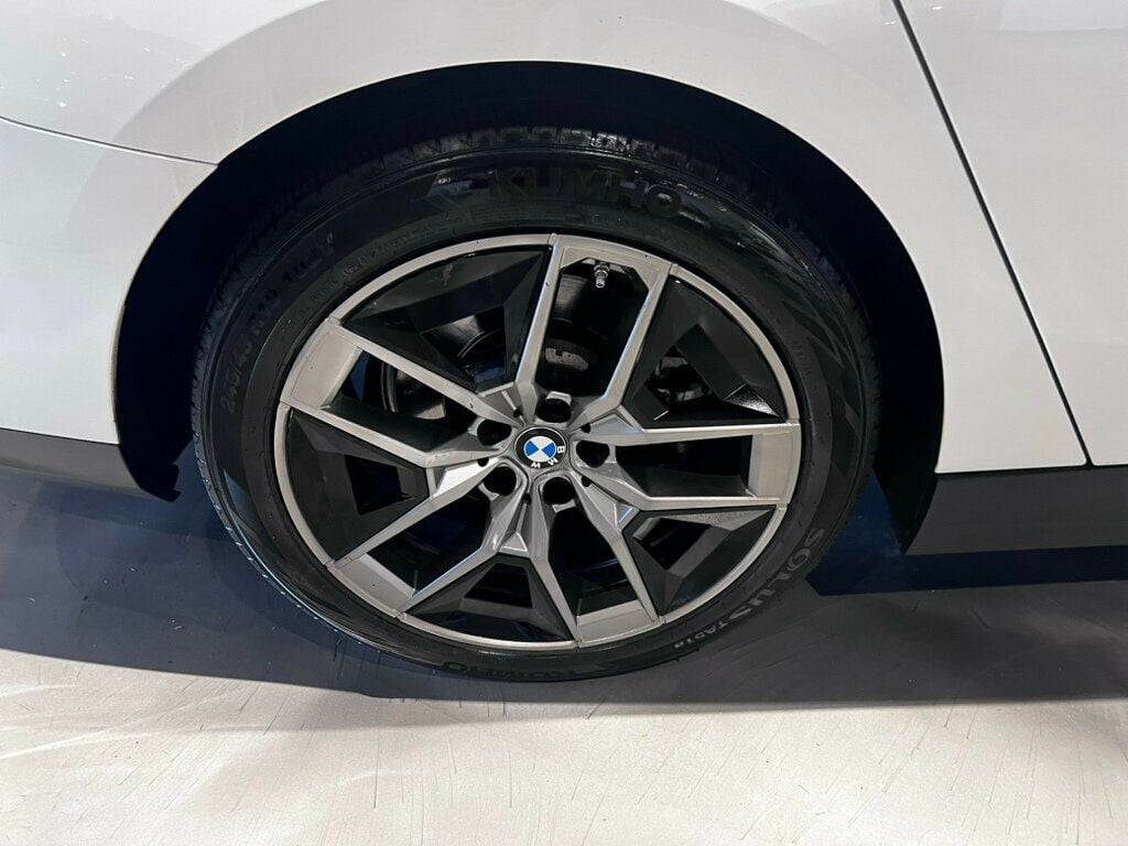 2026 BMW 5 Series AWD/Heads-UpDisplay/RemoteStart/SurroundView/HtdSteeringWheel - 23063764 - 11