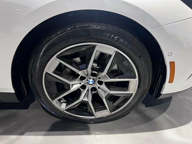 2026 BMW 5 Series AWD/Heads-UpDisplay/RemoteStart/SurroundView/HtdSteeringWheel - 23063764 - 12