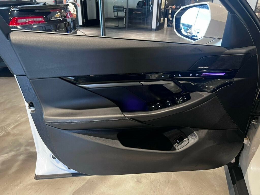 2026 BMW 5 Series AWD/Heads-UpDisplay/RemoteStart/SurroundView/HtdSteeringWheel - 23063764 - 13