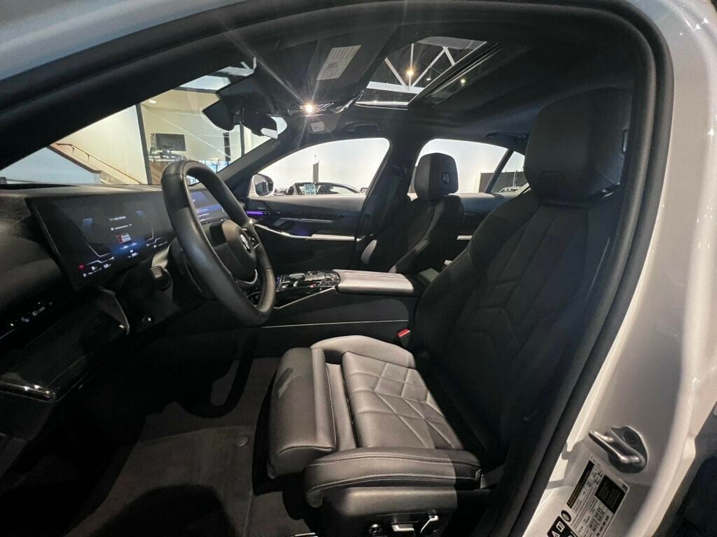 2026 BMW 5 Series AWD/Heads-UpDisplay/RemoteStart/SurroundView/HtdSteeringWheel - 23063764 - 15