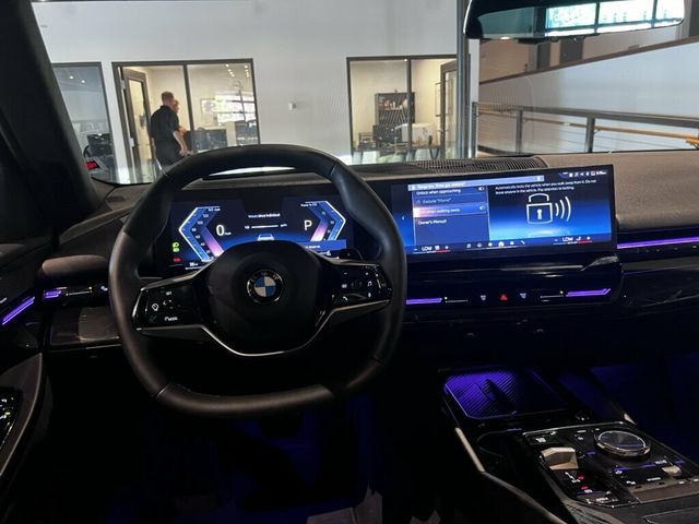 2026 BMW 5 Series AWD/Heads-UpDisplay/RemoteStart/SurroundView/HtdSteeringWheel - 23063764 - 16