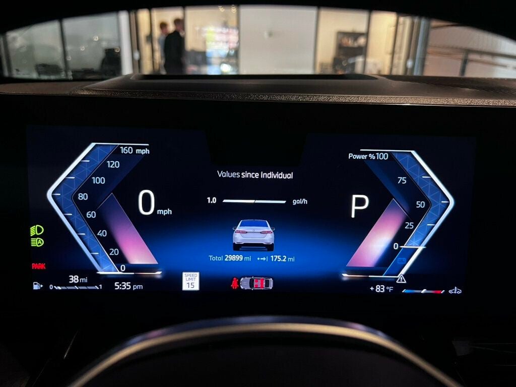2026 BMW 5 Series AWD/Heads-UpDisplay/RemoteStart/SurroundView/HtdSteeringWheel - 23063764 - 17