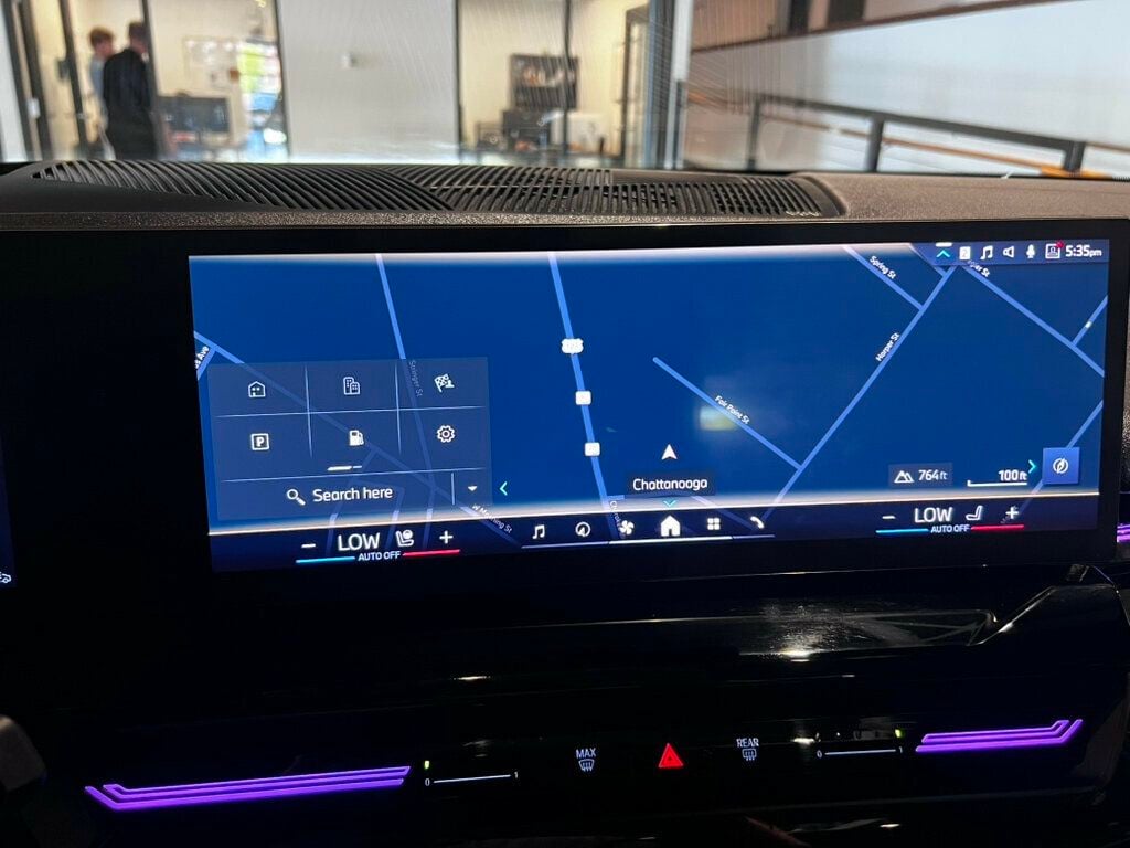 2026 BMW 5 Series AWD/Heads-UpDisplay/RemoteStart/SurroundView/HtdSteeringWheel - 23063764 - 18