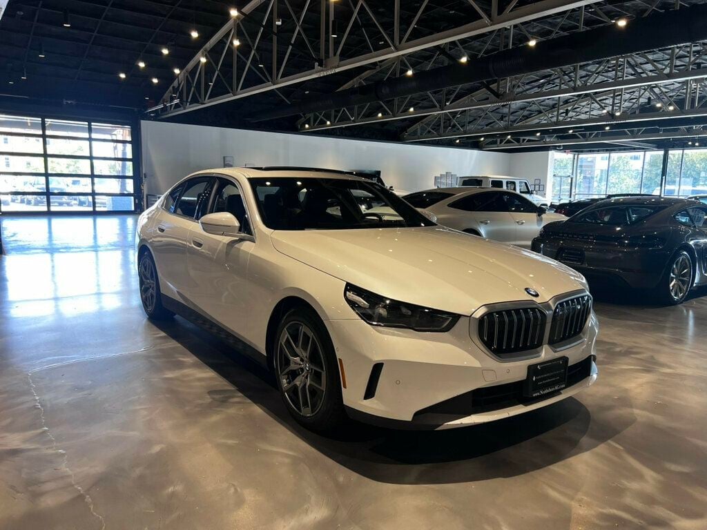 2026 BMW 5 Series AWD/Heads-UpDisplay/RemoteStart/SurroundView/HtdSteeringWheel - 23063764 - 6