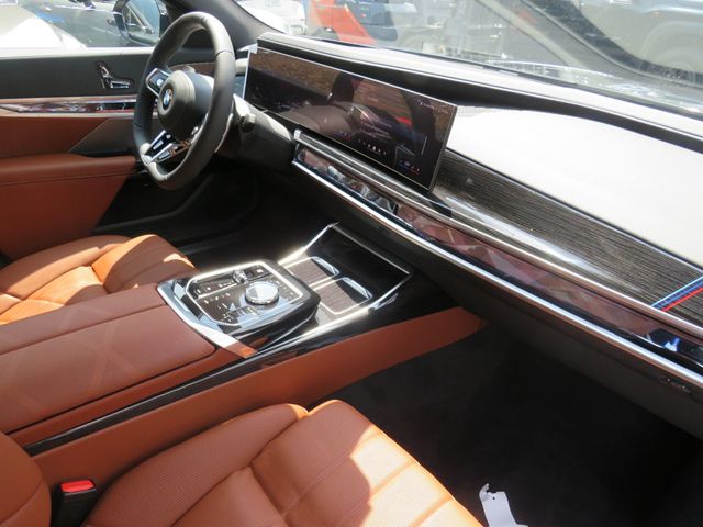 2026 BMW 7 Series 740i xDrive - 23061401 - 11