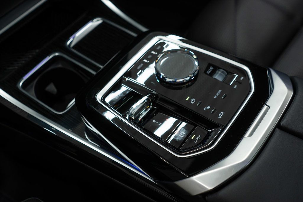 BMW 7 Series photo 22