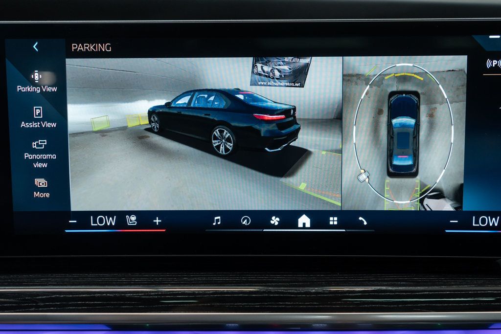 BMW 7 Series photo 27