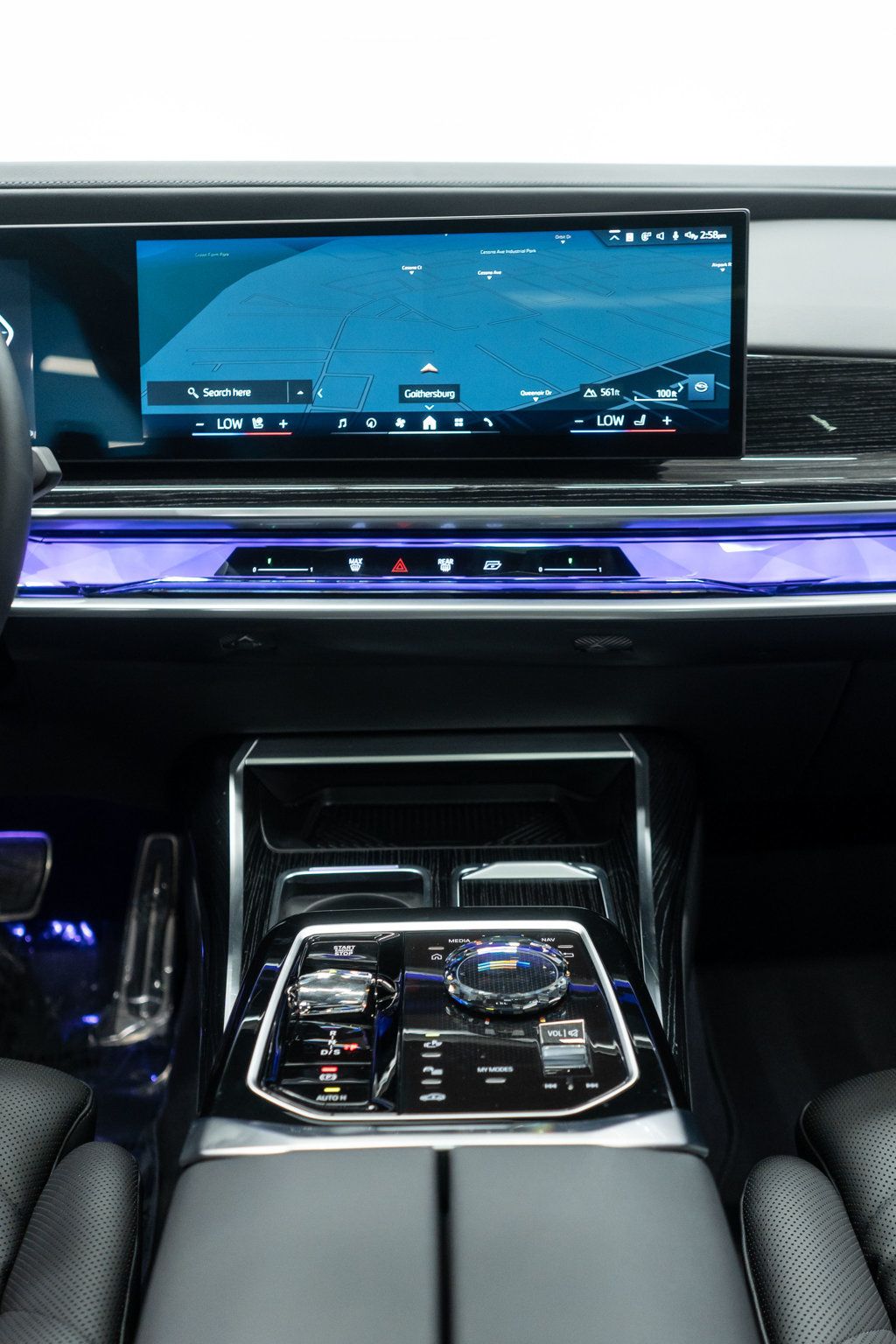BMW 7 Series photo 28