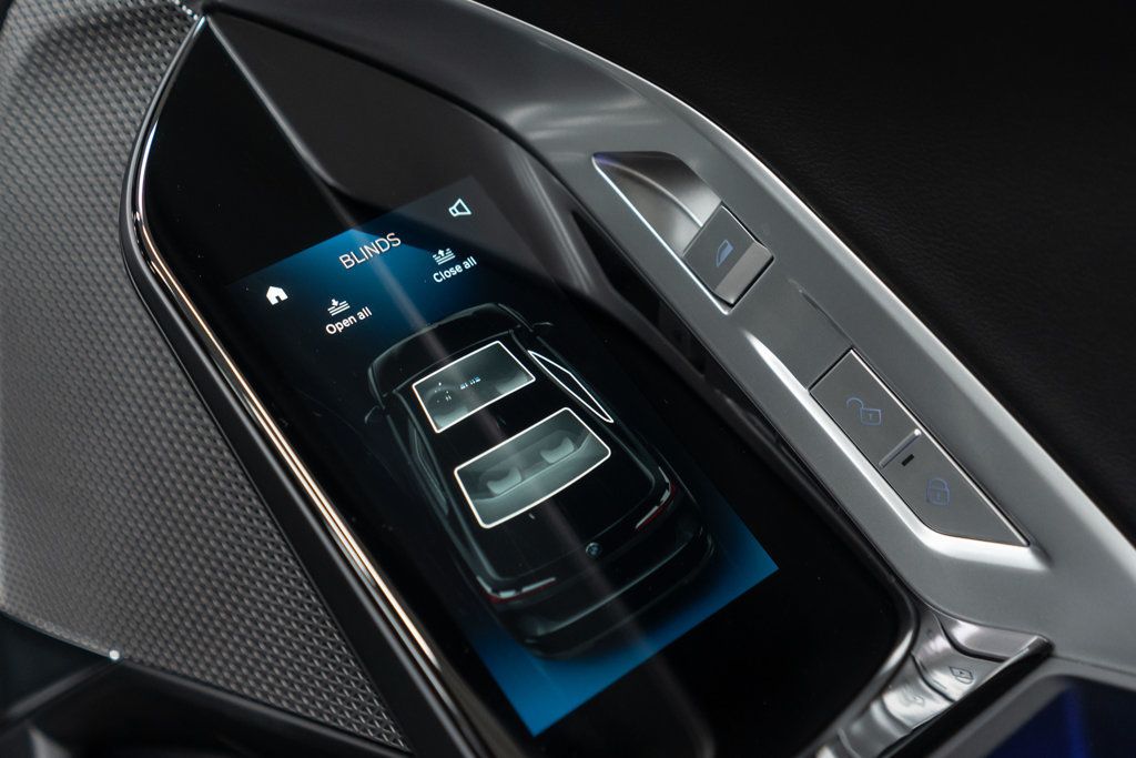 BMW 7 Series photo 36