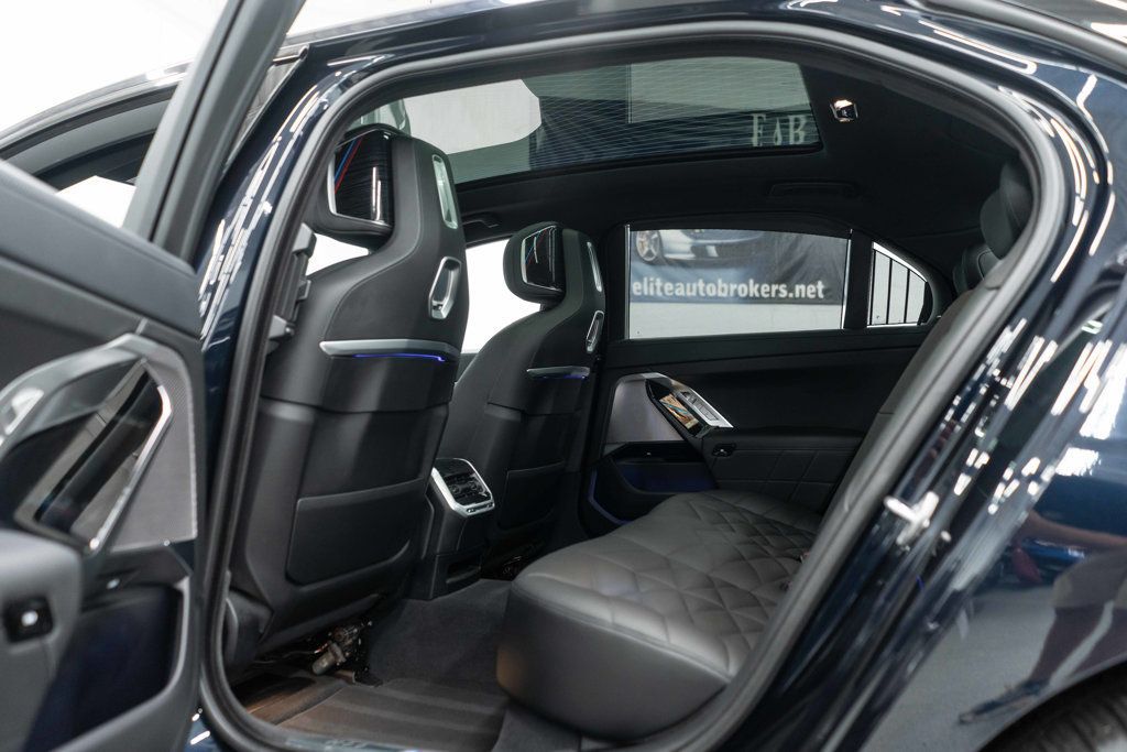 BMW 7 Series photo 41