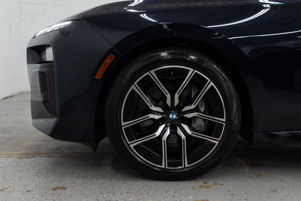 BMW 7 Series photo 42
