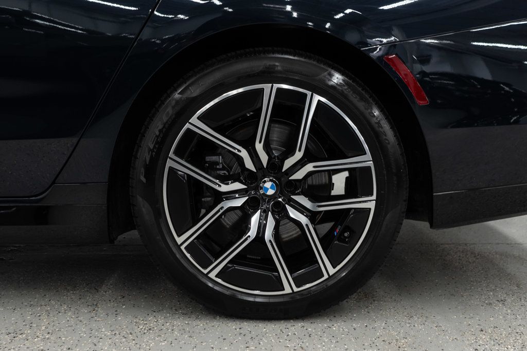 BMW 7 Series photo 43