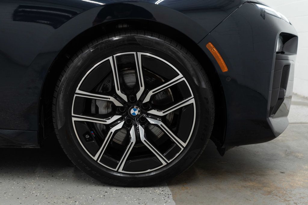 BMW 7 Series photo 45