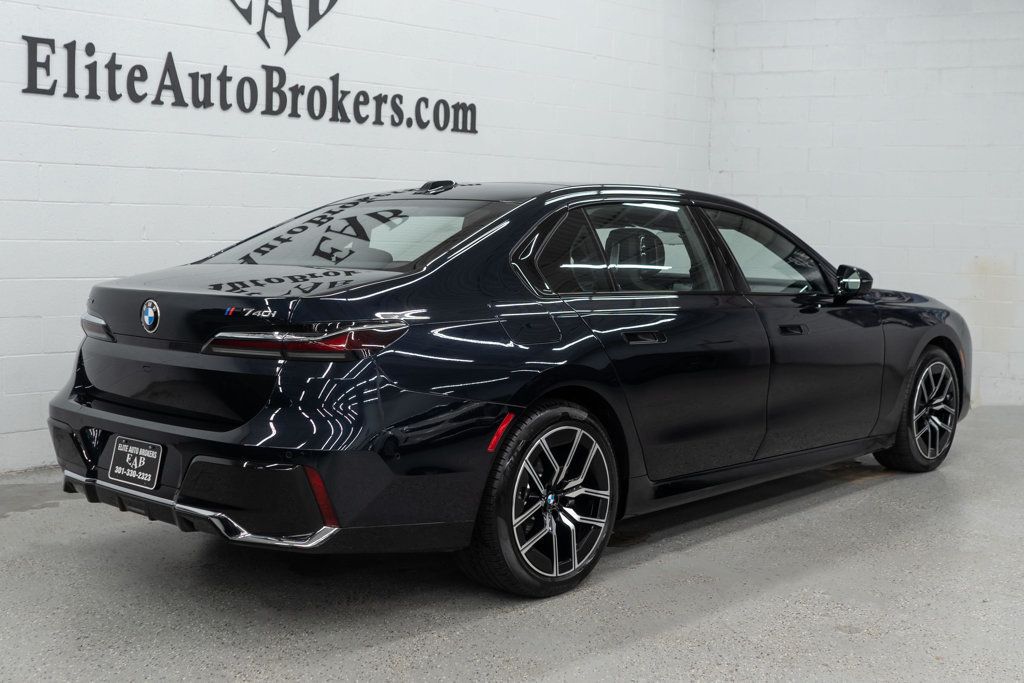 BMW 7 Series photo 46