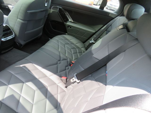 2026 BMW 7 Series 760i xDrive - 23063310 - 13