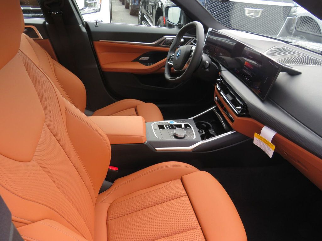 BMW i4 photo 10