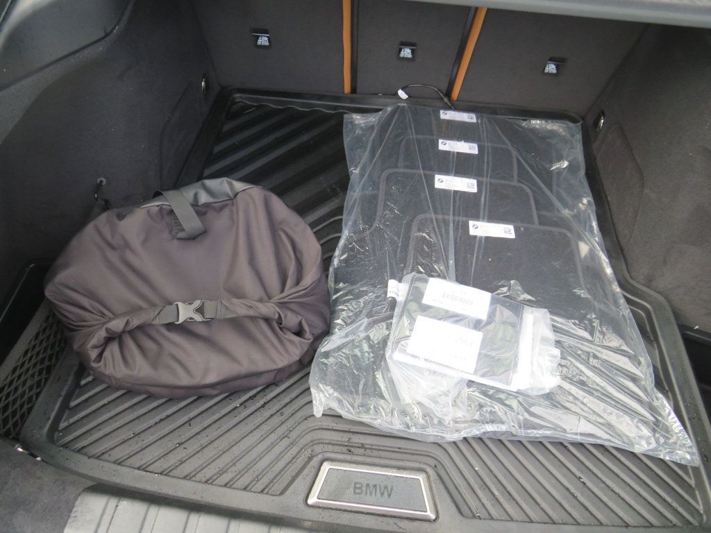 BMW i4 photo 18