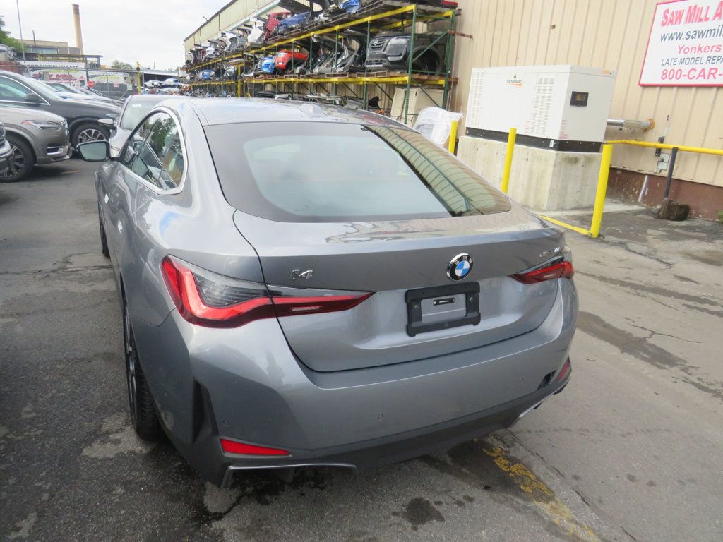 BMW i4 photo 6